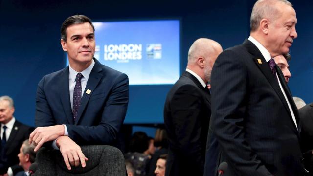 Pedro Sánchez, este miércoles en una cumbre de la OTAN en Londres junto a Recep Tayyip Erdoğan.