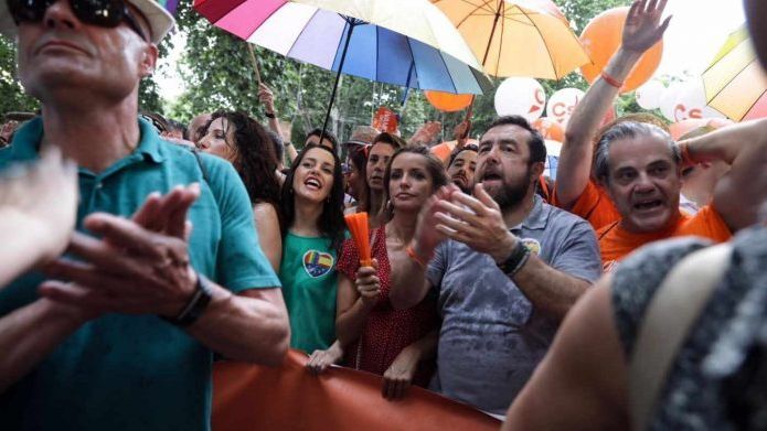 Inés Arrimadas y otros representantes de C's en el Orgullo 2019./