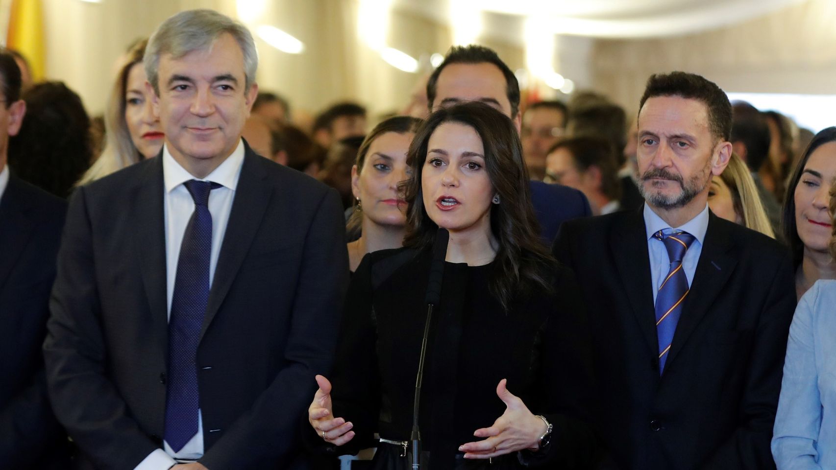 Inés Arrimadas, entre Luis Garicano y Edmundo Bal, en el 41º aniversario de la Constitución.