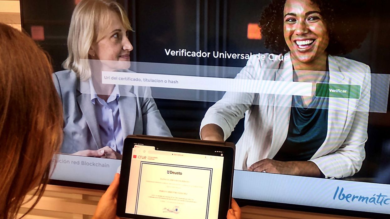 Desarrollan un proyecto con blockchain para acabar con la falsas titulaciones universitarias