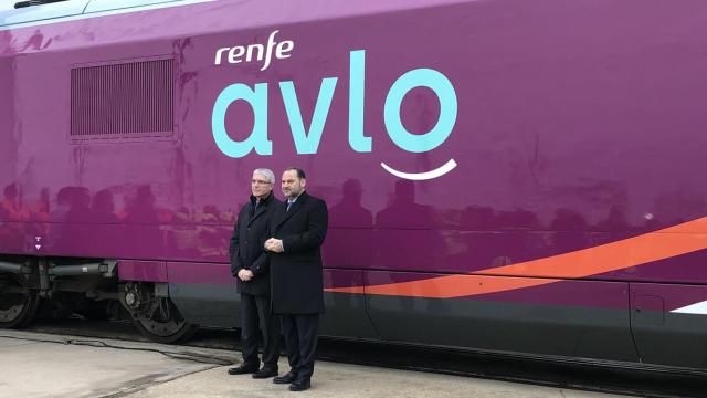 El presidente de Renfe, Isaías Táboas, y el ministro de Fomento en funciones, José Luís Ábalos, presentan Avlo, la nueva marca low cost de Renfe.