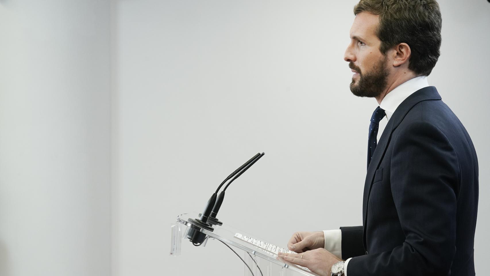El presidente del PP, Pablo Casado, tras su reunión con el Rey.