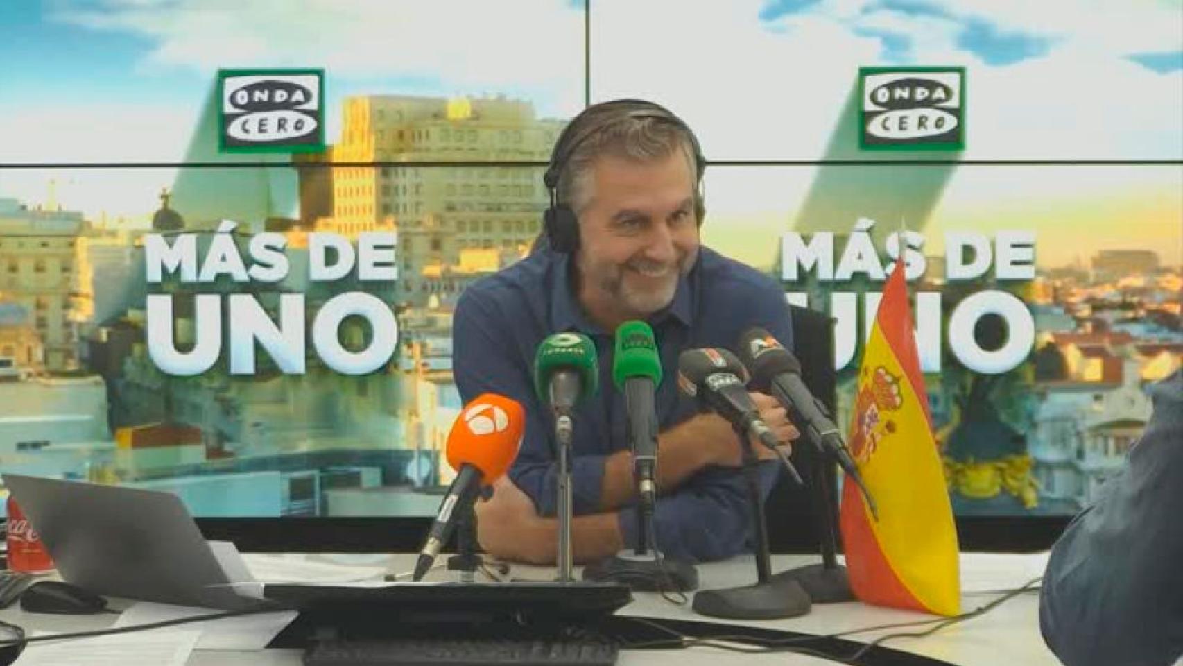 Carlos Alsina durante la emisión de la 'declaración institucional' con la que zanjó el asunto