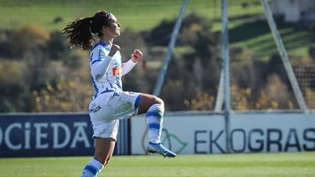 Nahikari García con la Real Sociedad