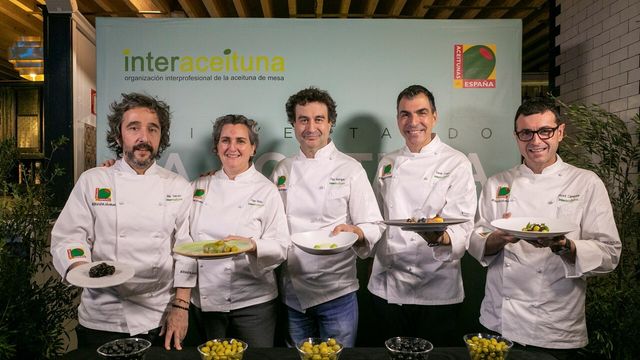 Diego Guerrero, Pepa Muñoz, Pepe Rodríguez, Ramón Freixa y Ricard Camarena presentan sus platos con aceituna de mesa.