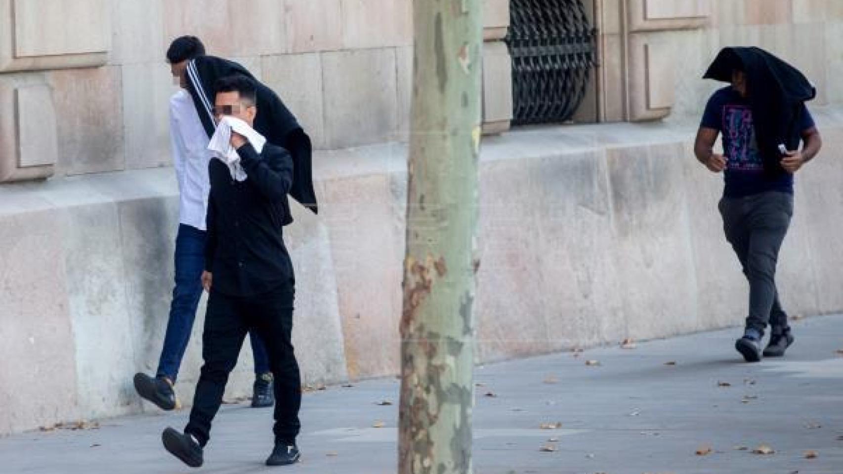 Los dos miembros de 'La Manada de Manresa' tendrían que haber acudido hoy a los Juzgados.