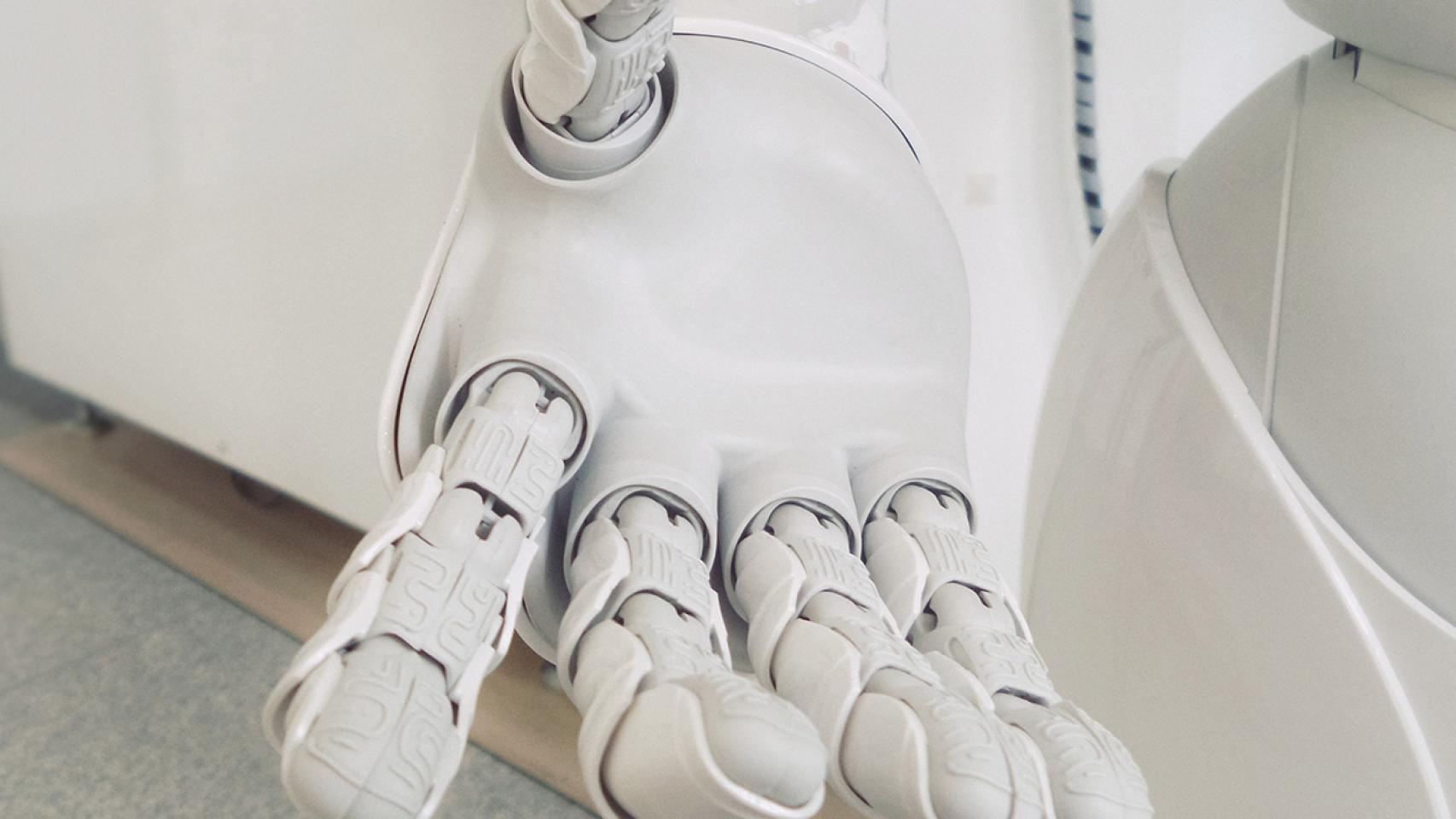 Los humanos confían más en los robots que explican lo que hacen