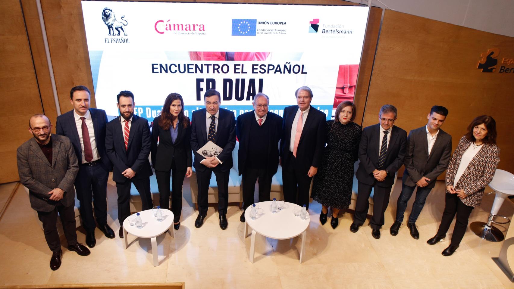 Foto de familia del encuentro EL ESPAÑOL de FP Dual.