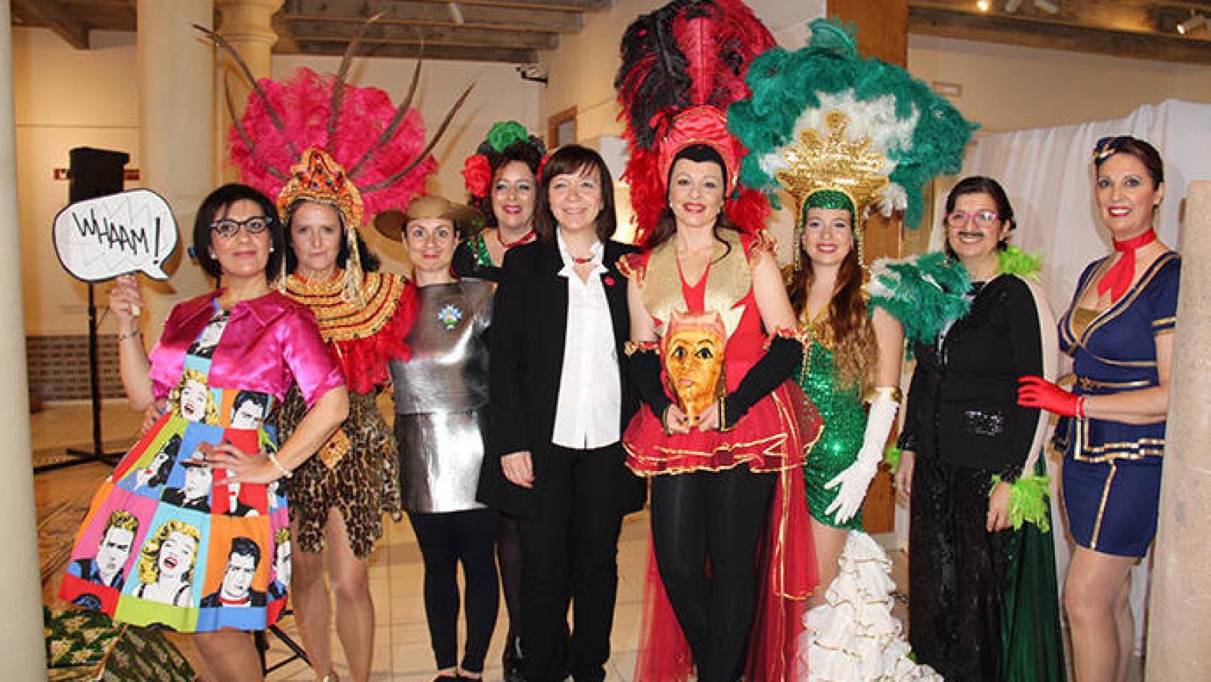 El mal tiempo no puede con un Carnaval de Alcázar que vuelve a maravillar a la región 1