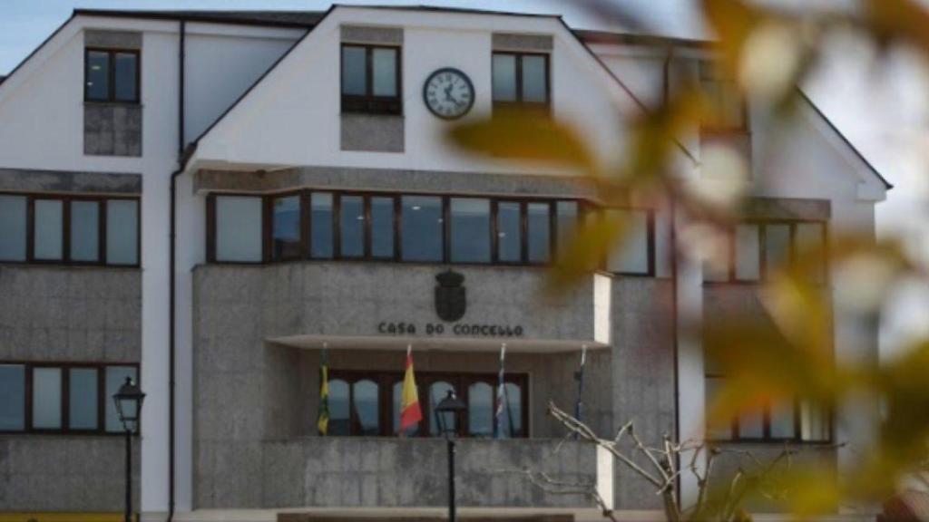 Casa del Concello de Curtis.