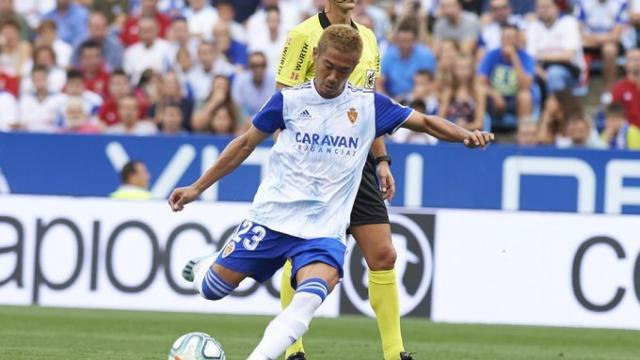 Shinji Kawaga, con la camiseta del Real Zaragoza