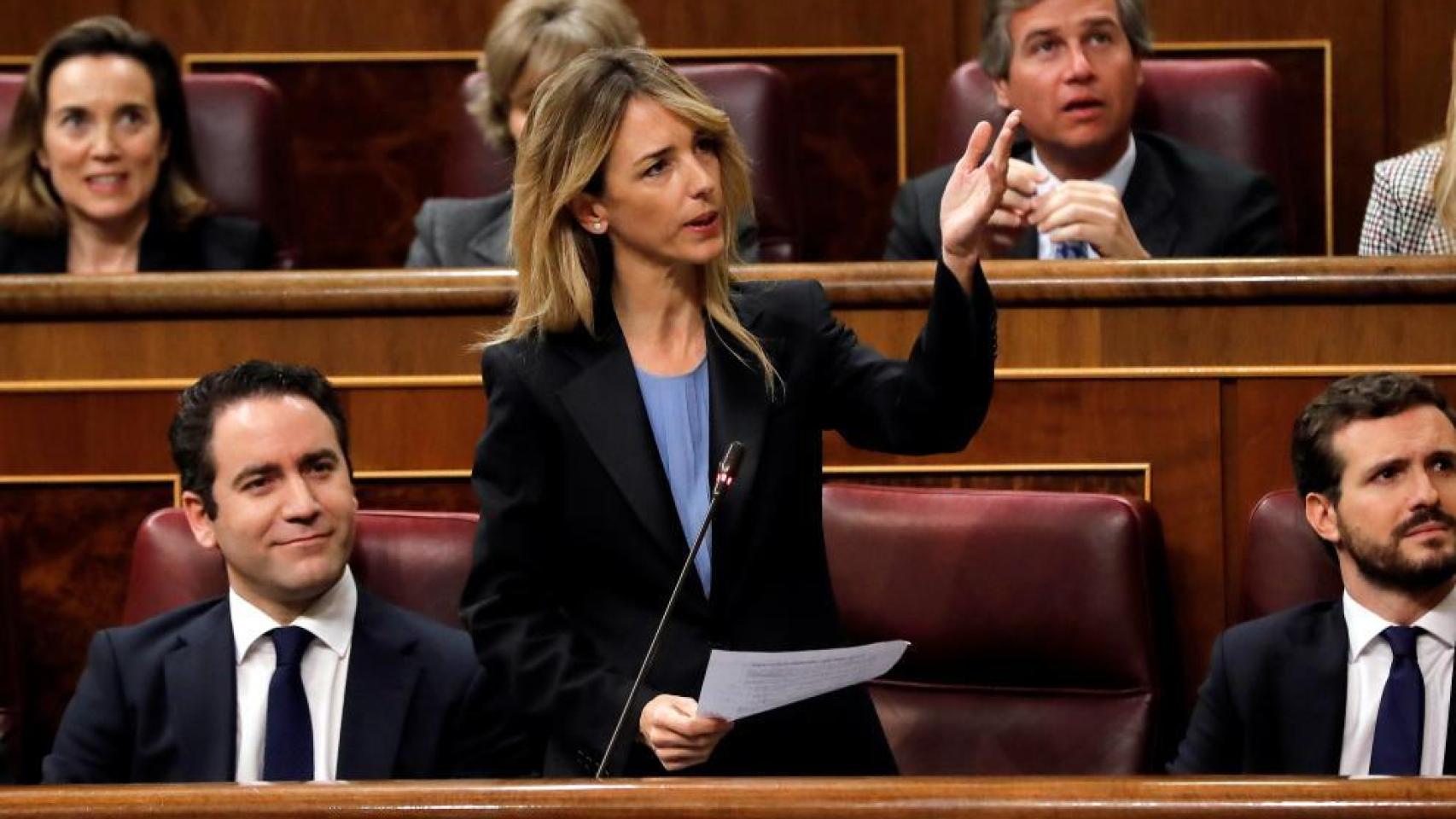 La portavoz del PP, Cayetana Álvarez de Toledo, interviene en la sesión de investidura.