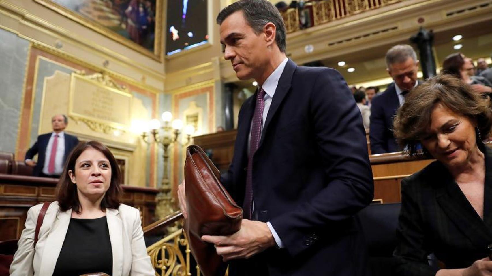 Pedro Sánchez a su llegada al hemiciclo.