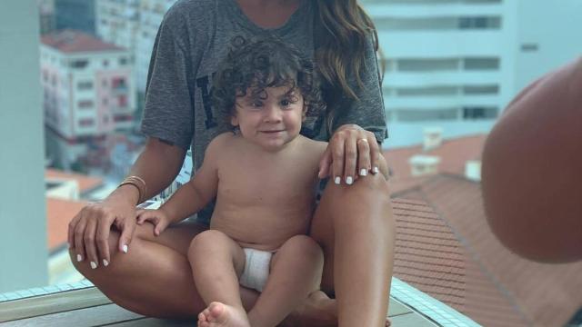 Antonela Roccuzzo y su hijo pequeño Ciro