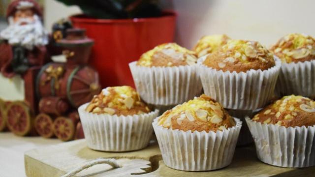 Magdalenas de turrón y naranja, deliciosa receta de aprovechamiento