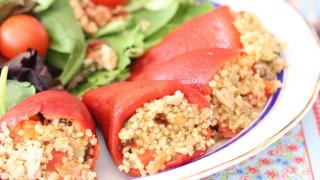 Pimientos rellenos de quinoa, receta para comer sano y disfrutar