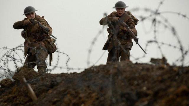 Dean-Charles Chapman y George Mackay en una imagen de '1917'