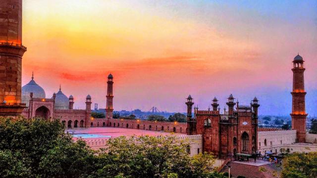 Descubre la ciudad de Karachi.