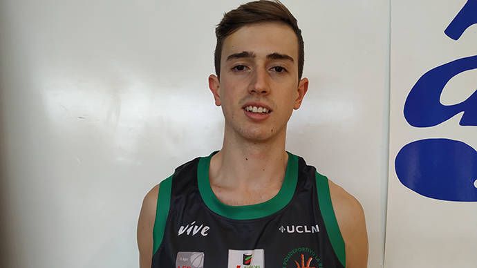 FOTO: Ballespín, con la camiseta de La Roda.