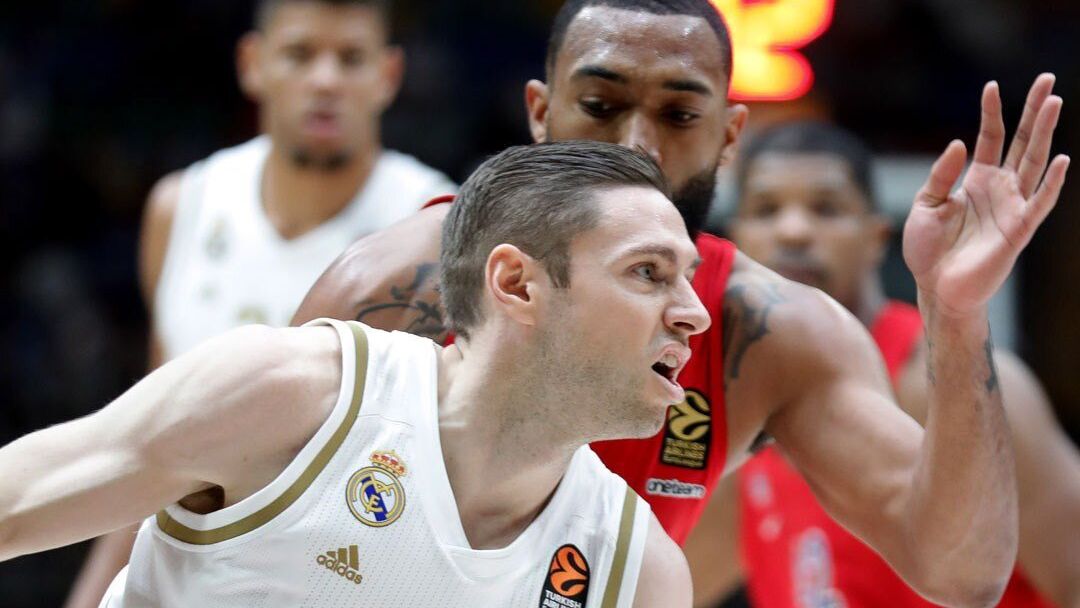 Causeur, durante una pugna en el partido de Euroliga entre CSKA y Real Madrid