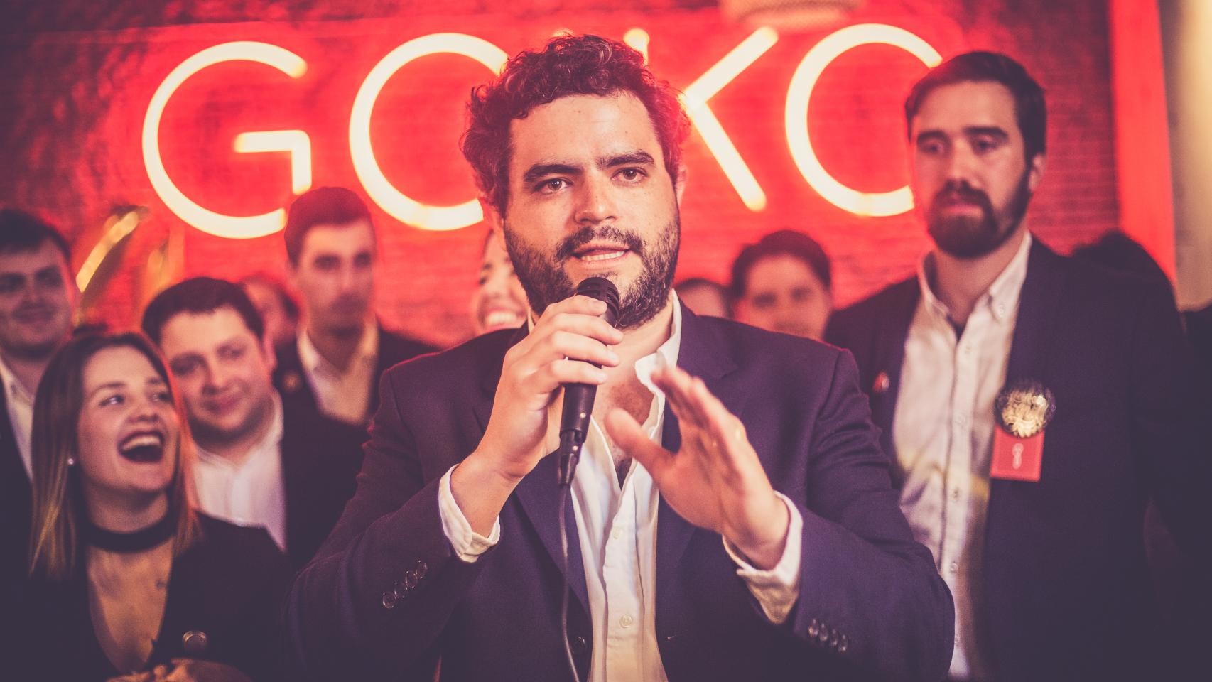 El presidente y fundador de Goiko, Andoni Goicoechea, en un acto con empleados.