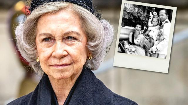 La reina Sofía y su familia, en un montaje de JALEOS.