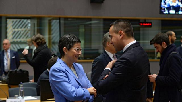 González Laya conversa con su homólogo italiano, Luigi di Maio, este lunes en Bruselas