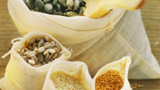 Sacos para comprar semillas a granel.