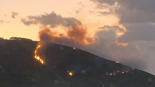 Extinguido el incendio forestal de A Pobra (A Coruña) tras quemar más de 47 hectáreas