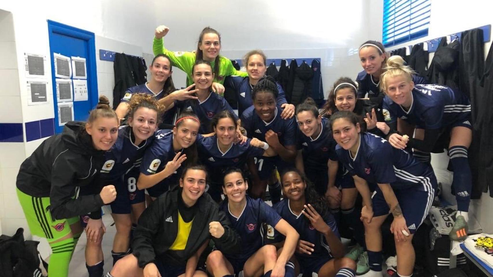 Las jugadoras del CD Tacón celebran una victoria