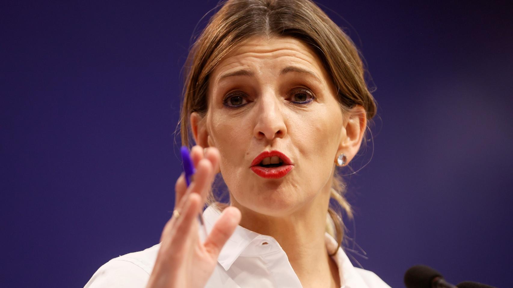 La ministra de Trabajo, Yolanda Díaz, en rueda de prensa para anunciar la subida del SMI.