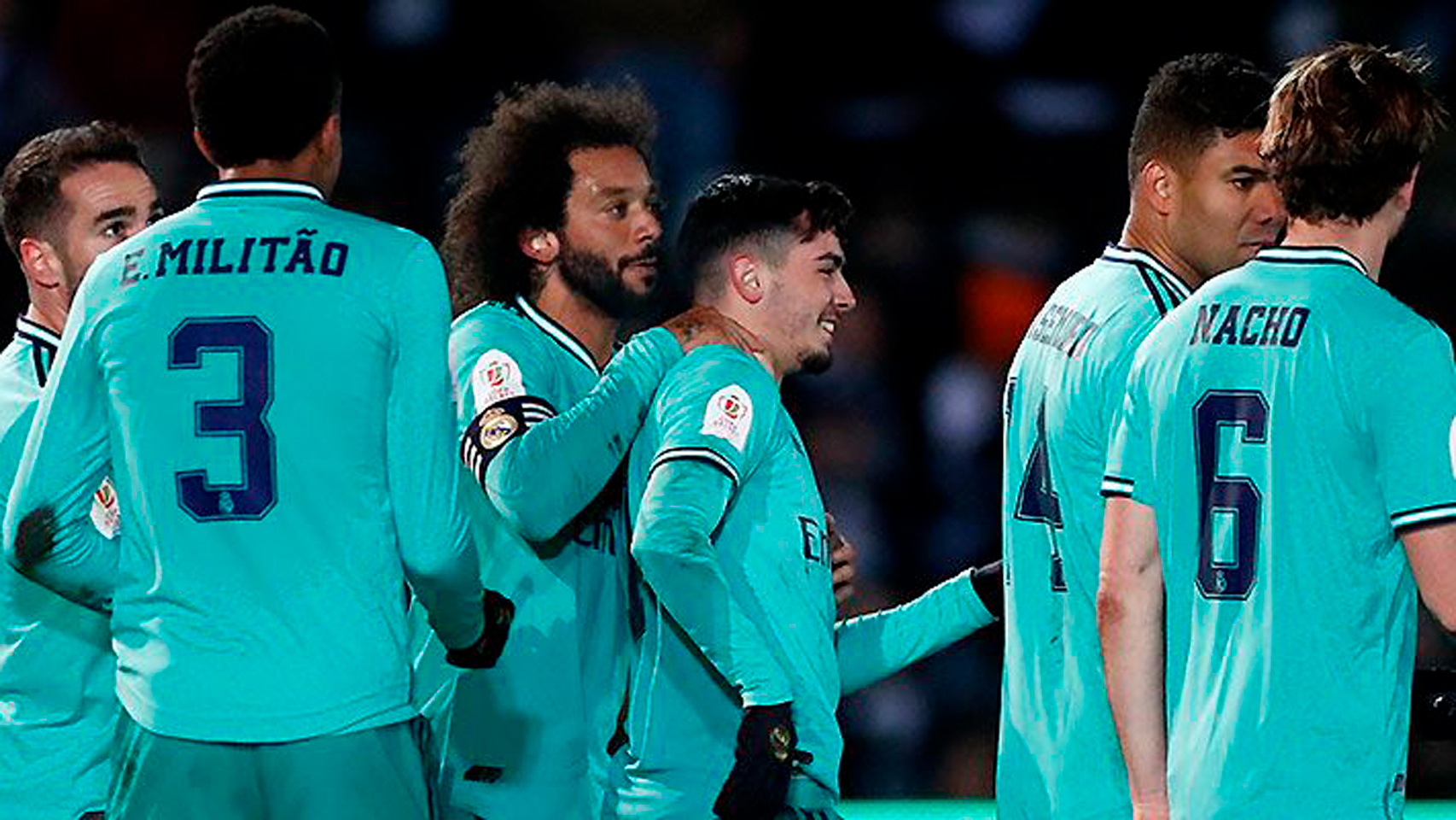 Los jugadores del Real Madrid felicitan a Brahim por su gol a Unionistas