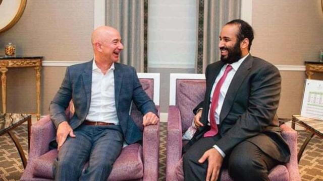 Jeff Bezos junto a Mohammed bin Salman durante su visita a los EEUU en marzo de 2018.