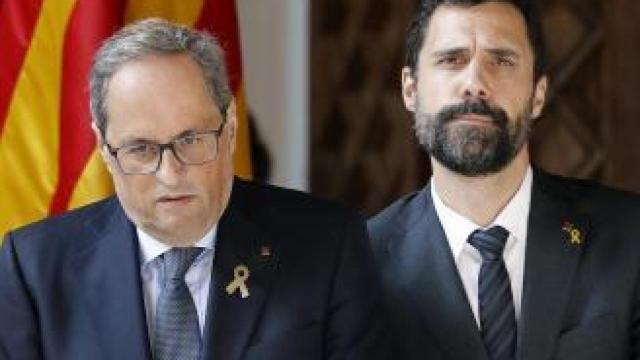 El presidente del Parlament, Roger Torrent junto a QuimTorra.