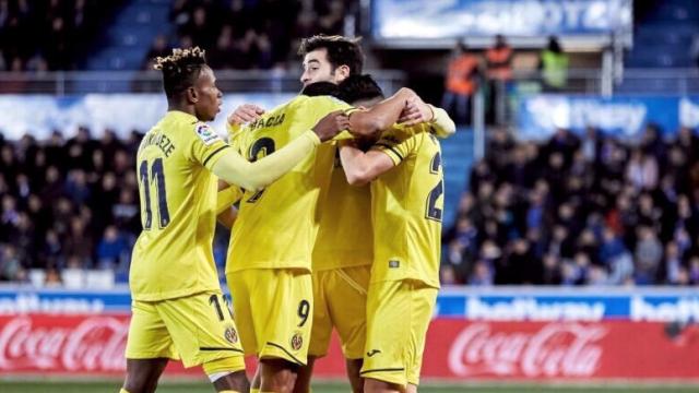 Los jugadores del Eibar celebran uno de los goles del partido