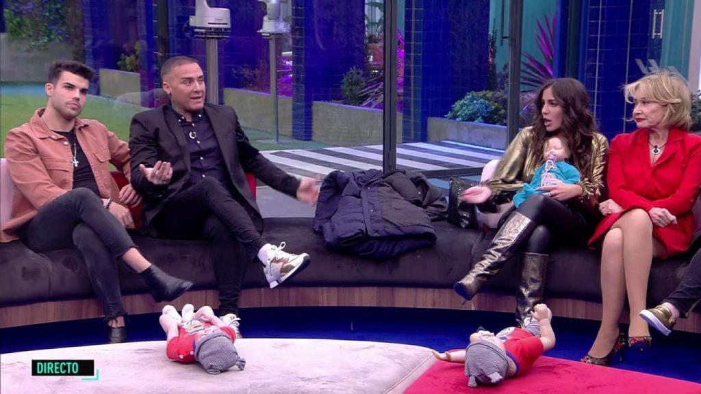 Pol Badía, Dinio García, Anabel Pantoja y Mila Ximénez en 'El tiempo del descuento'