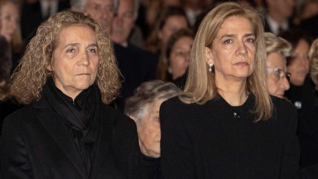 Las infantas Elena y Cristina, hermanas del rey Felipe VI.