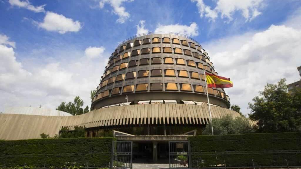 Fachada principal del Tribunal Constitucional.