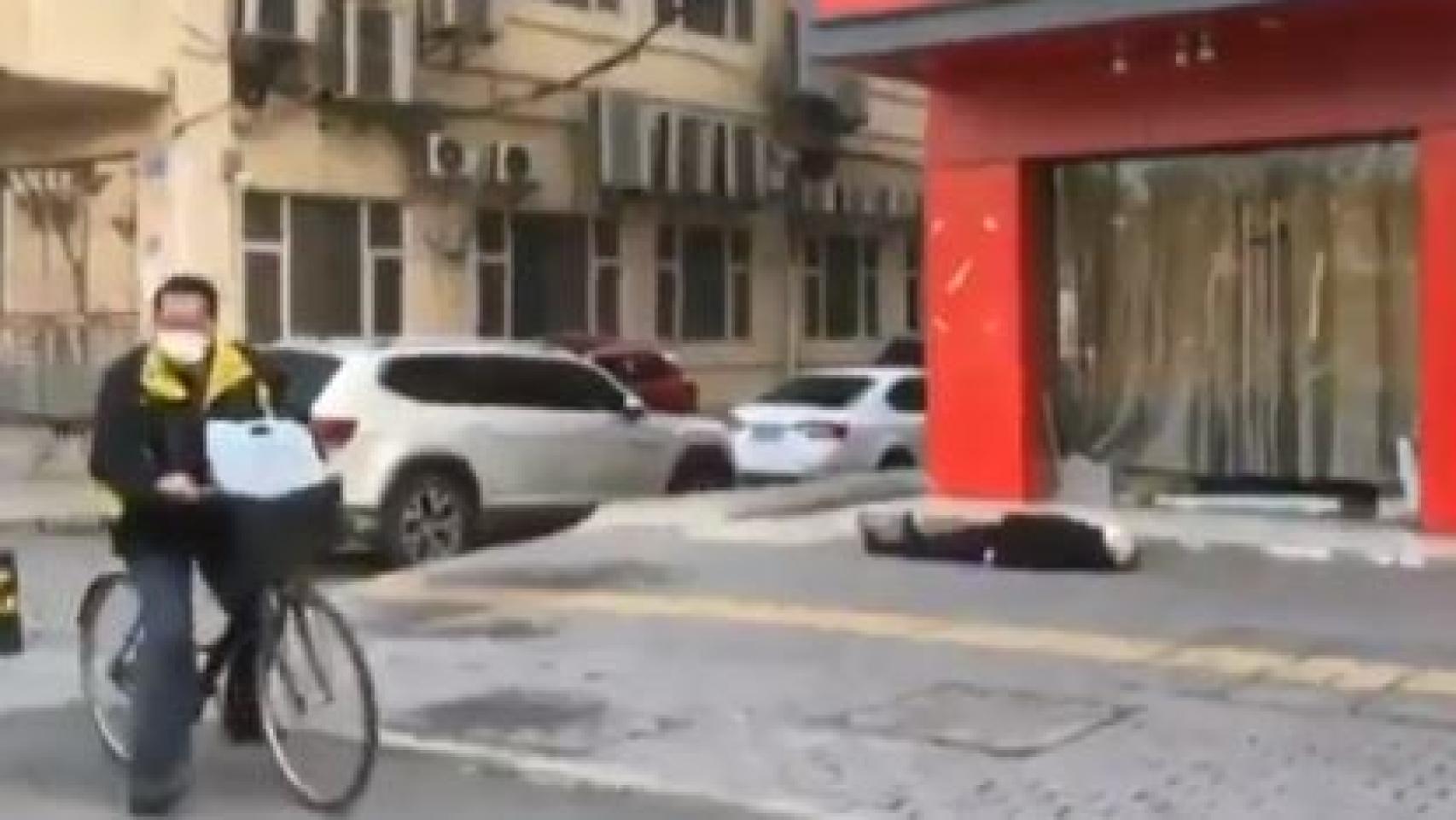 Imagen del vídeo donde aparece el hombre fallecido.