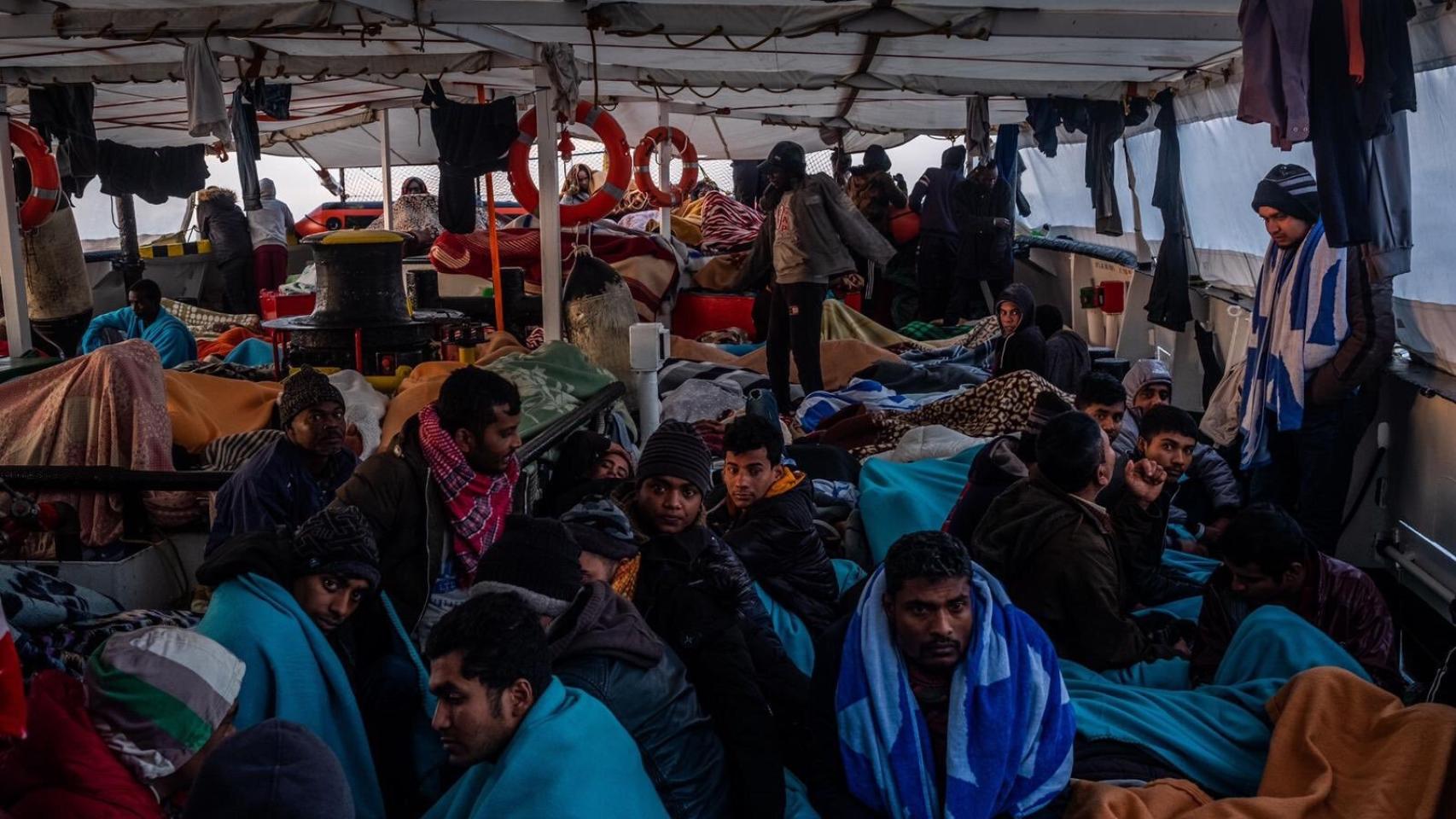 El Open Arms con 363 personas a bordo.