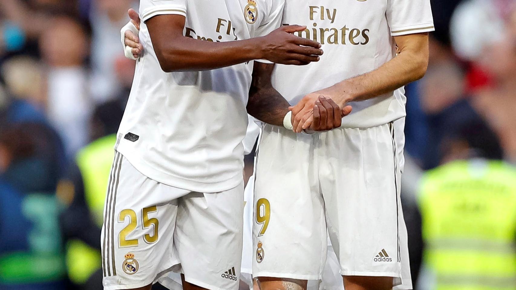 Vinicius y Benzema en el derbi
