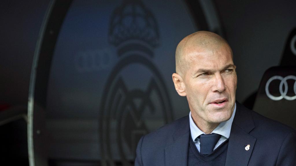 Zinedine Zidane, en el banquillo del Real Madrid