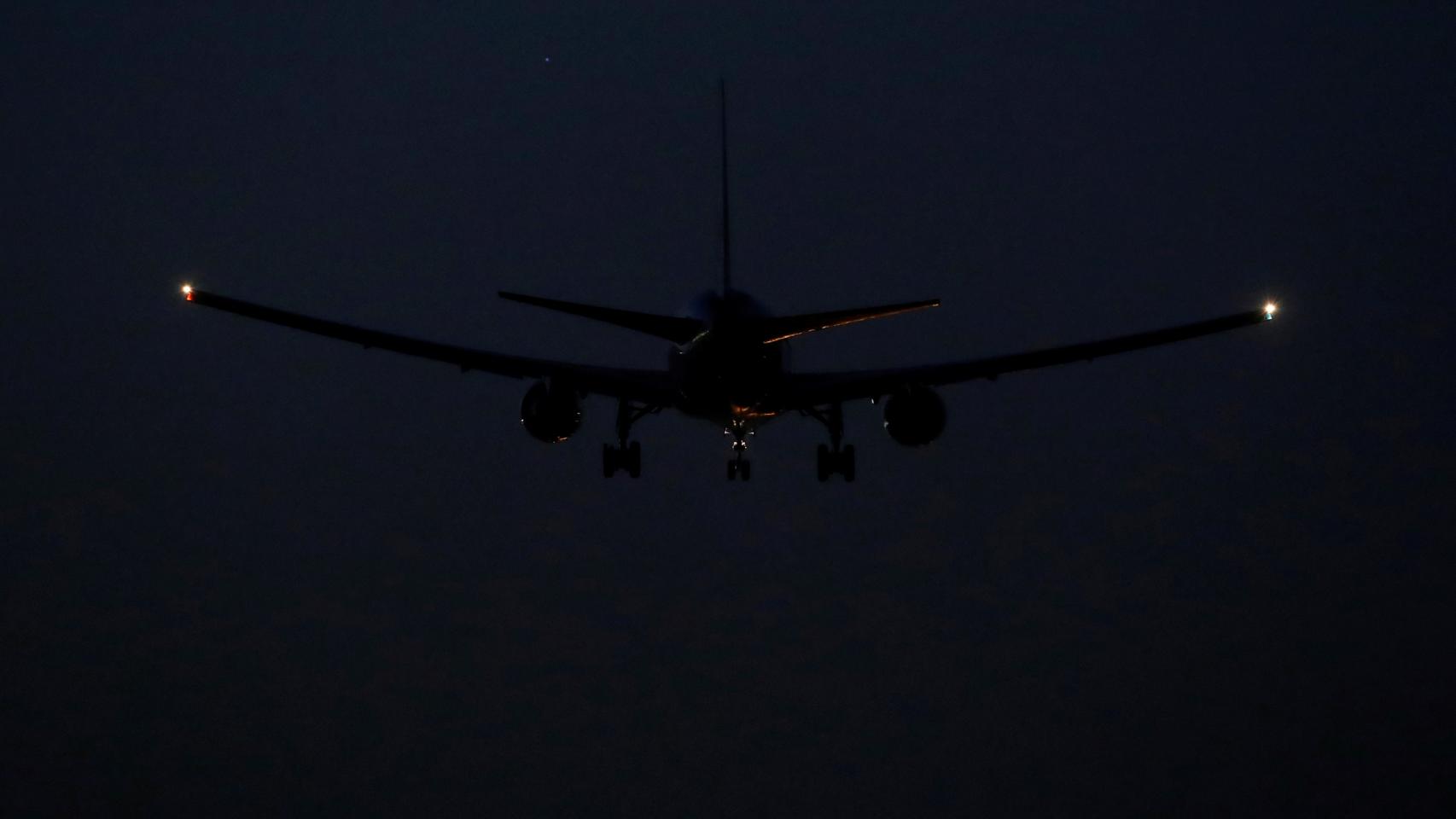 El avión de Air Canada aterrizando este lunes en Barajas