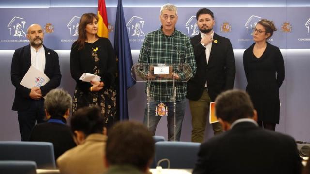 Oskar Matute, de Bildu, ha sido el encargado de leer el manifiesto.