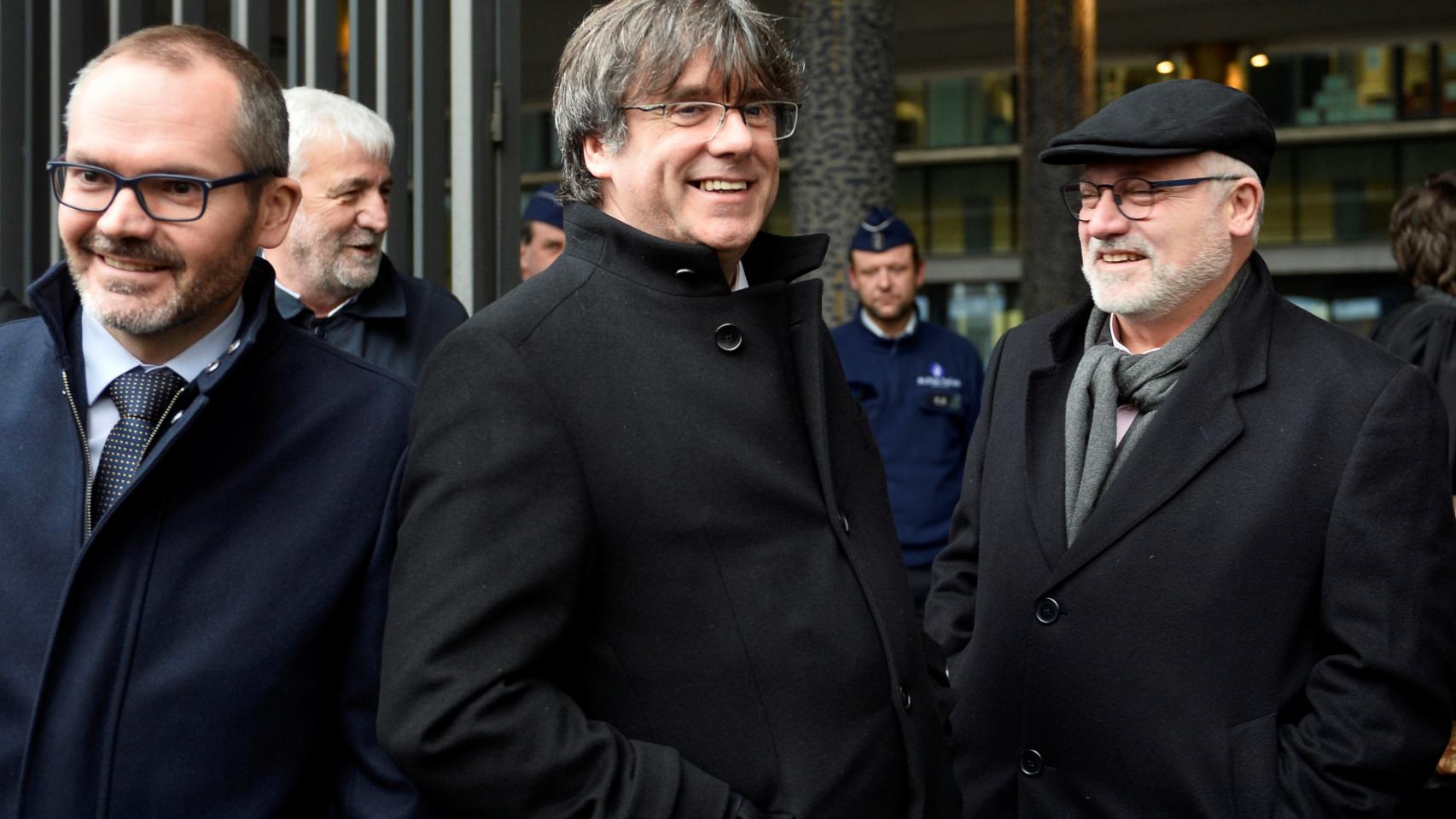 Carles Puigdemont, junto a Lluis Puig y Josep Costa, en una imagen de archivo.