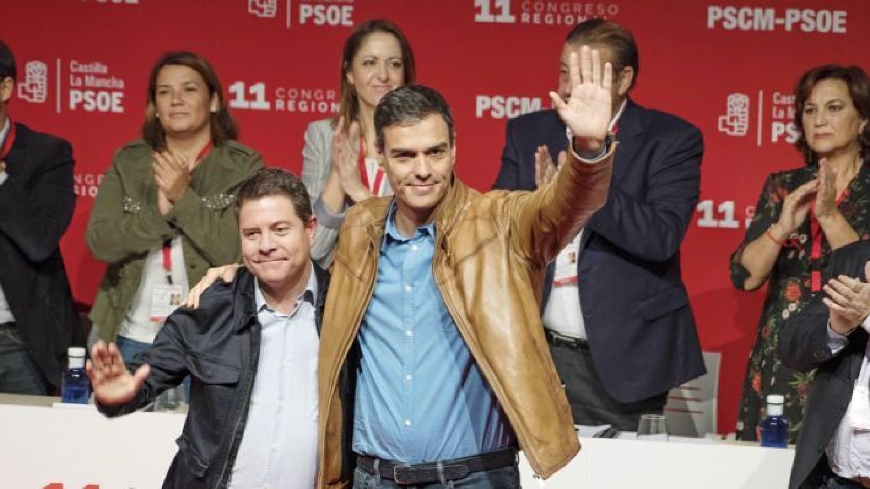 Emiliano García-Page y Pedro Sánchez.