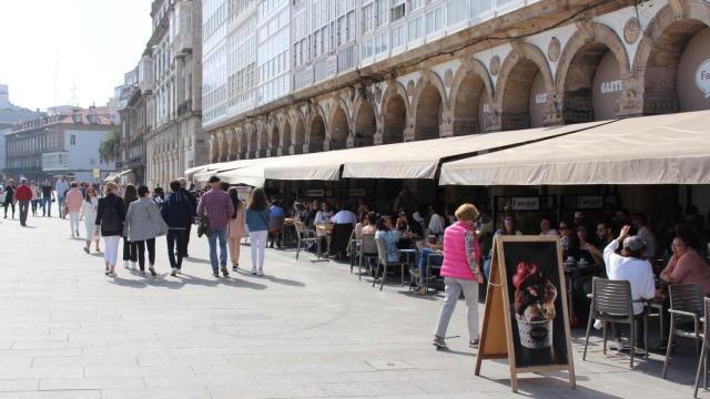 Terrazas de La Marina en verano.