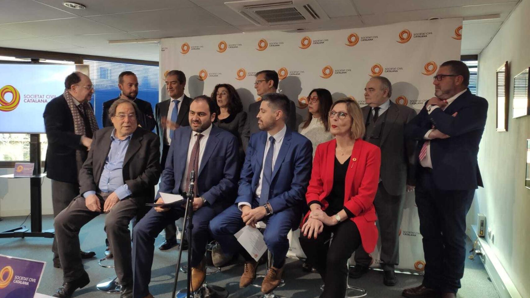 Societat Civil Catalana presenta su consejo asesor.
