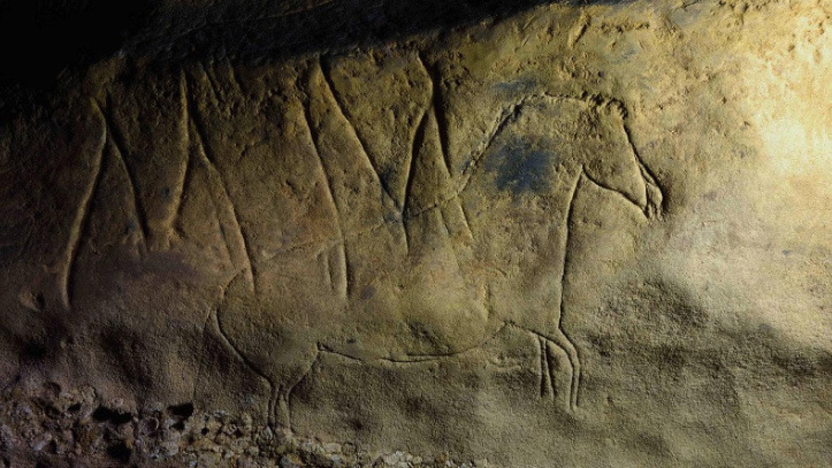 Imagen de los grabados hallados en L'Espluga de Francolí.