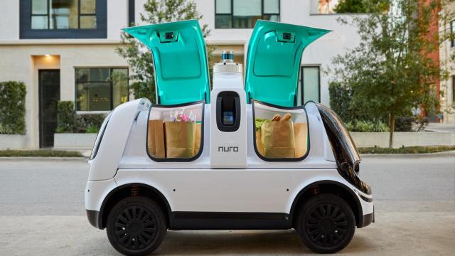 Nuro R2 con las puertas abiertas